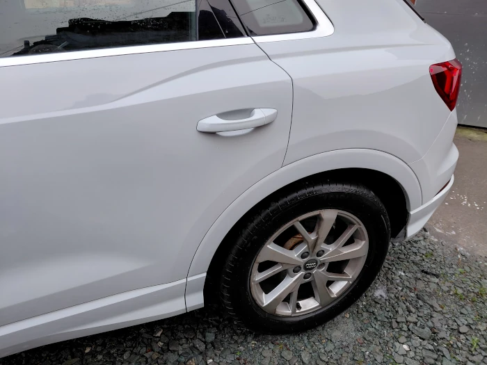 Vehicle panel refinishing